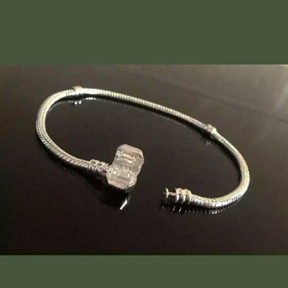 Charm bracelet. - Picture 4 of 7